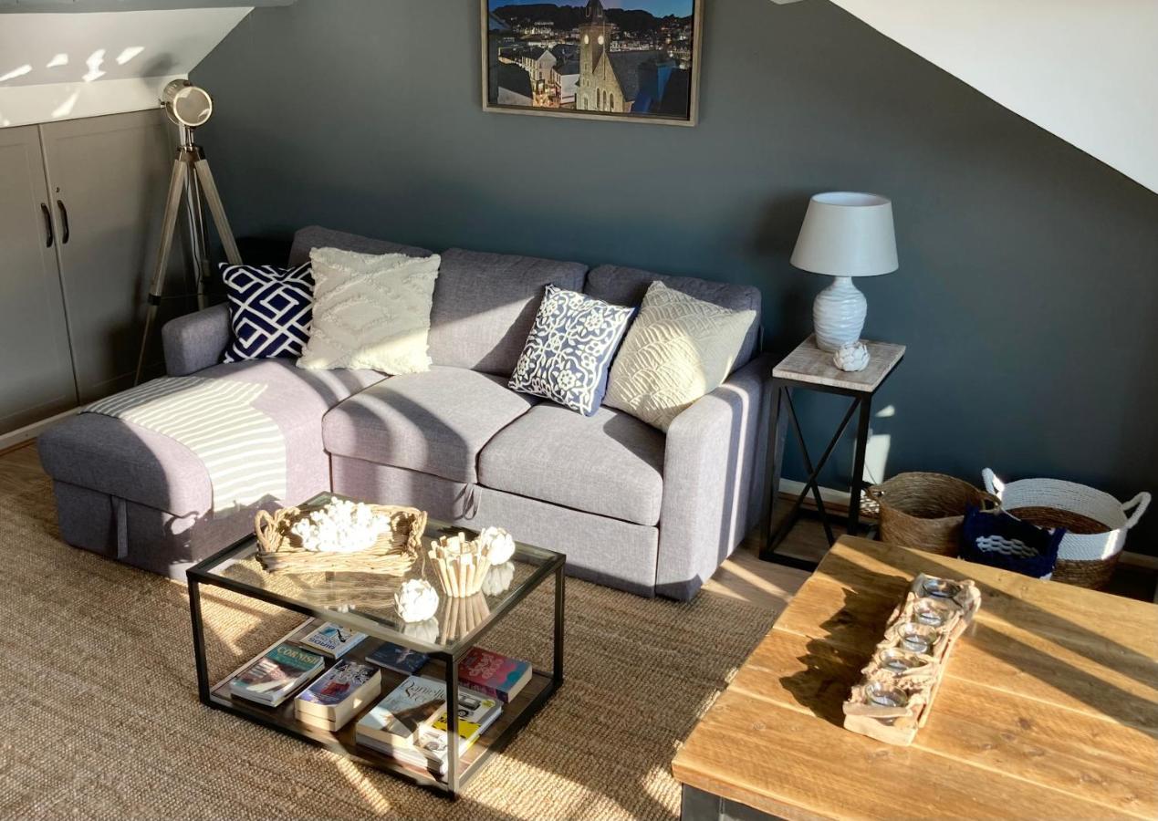 Looe With A View - Entire Apartment With Free Allocated Parking Exteriör bild