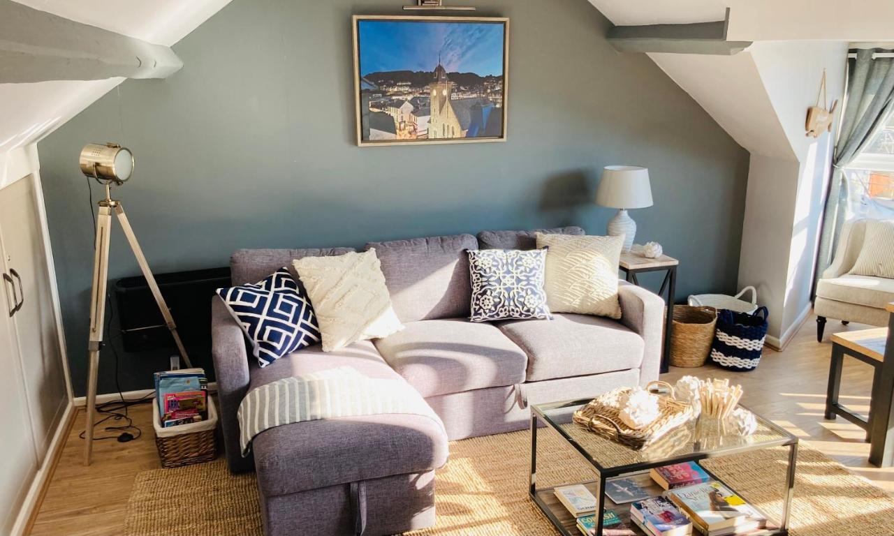 Looe With A View - Entire Apartment With Free Allocated Parking Exteriör bild