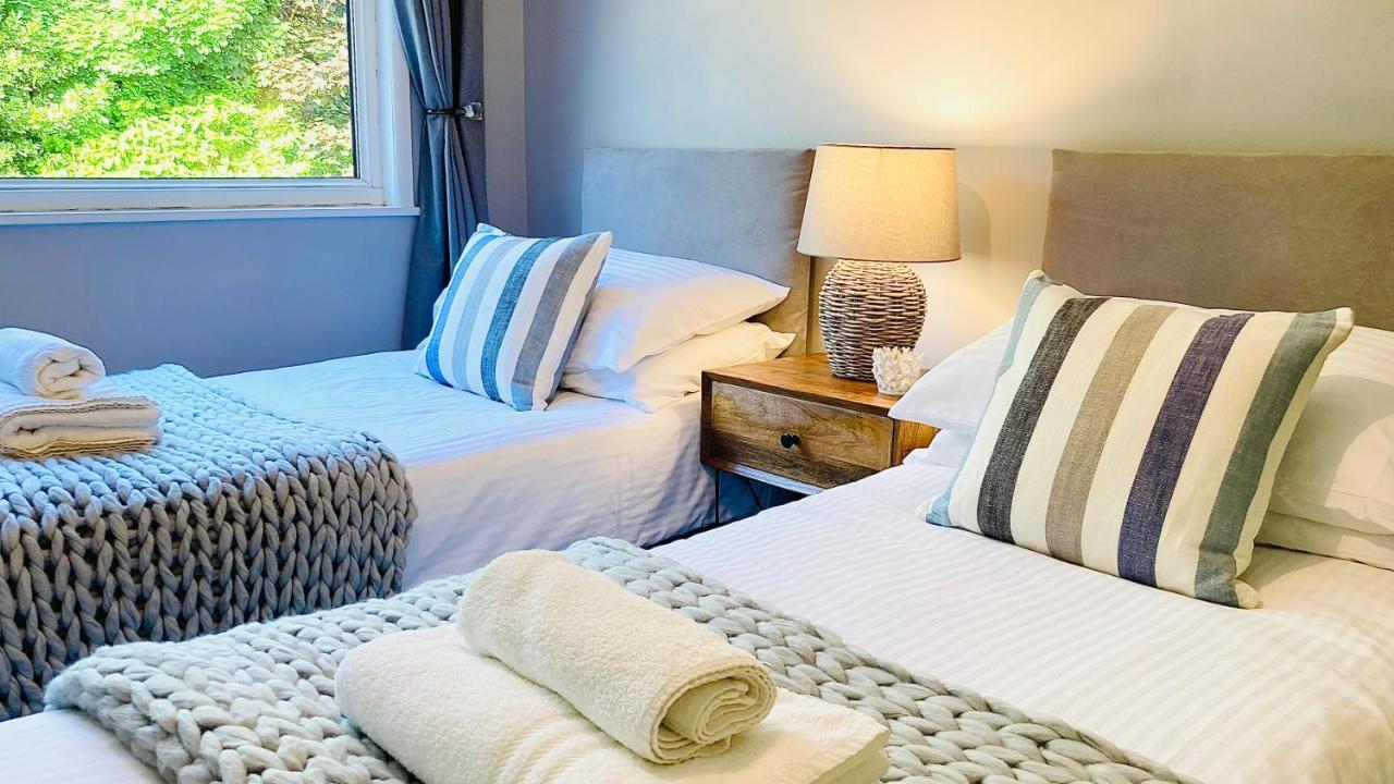 Looe With A View - Entire Apartment With Free Allocated Parking Exteriör bild