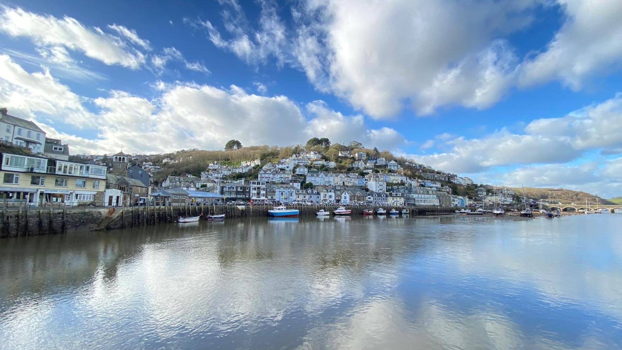 Looe With A View - Entire Apartment With Free Allocated Parking Exteriör bild